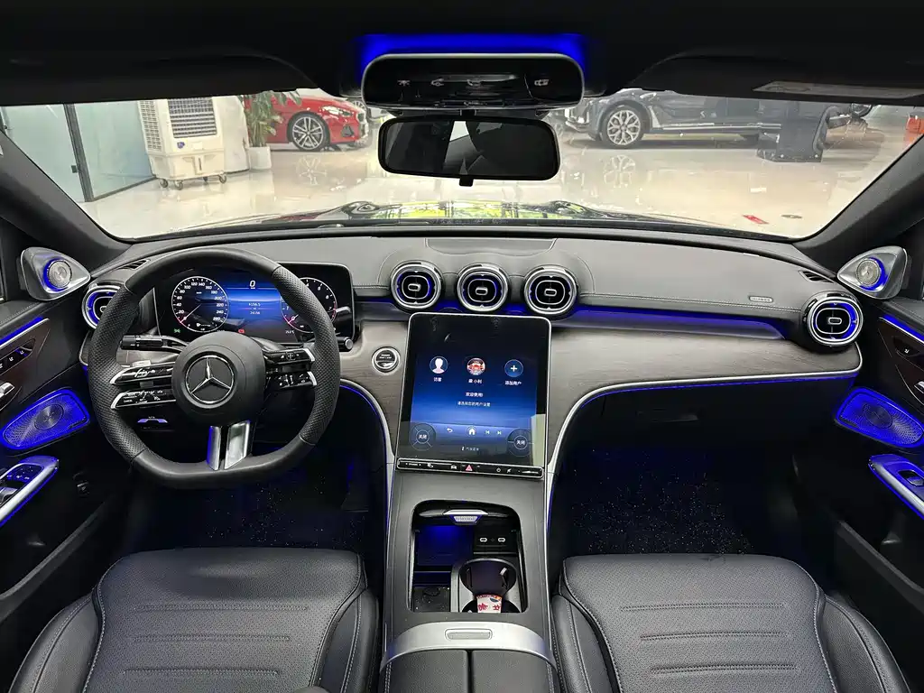 Mercedes-Benz C-Class 2025