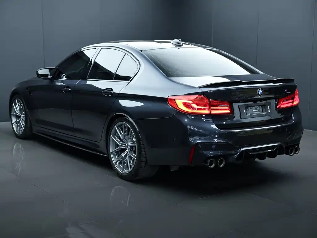 BMW M5 2019 — фото 6