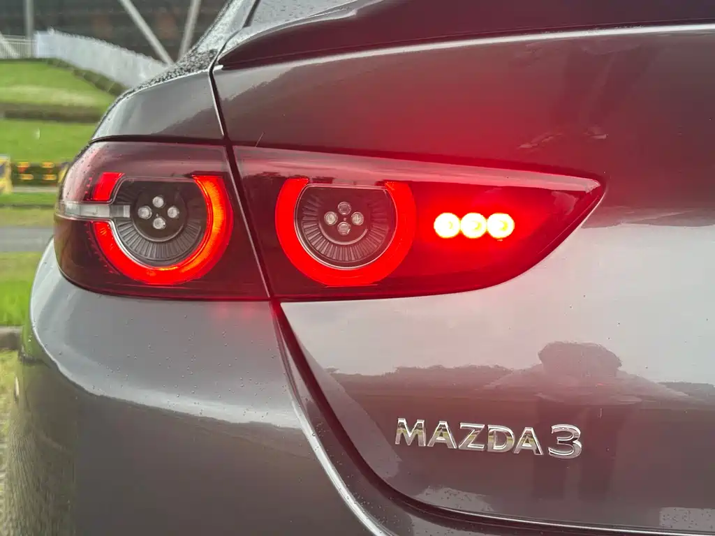 Mazda 3 Angkesela 2020 — фото 32