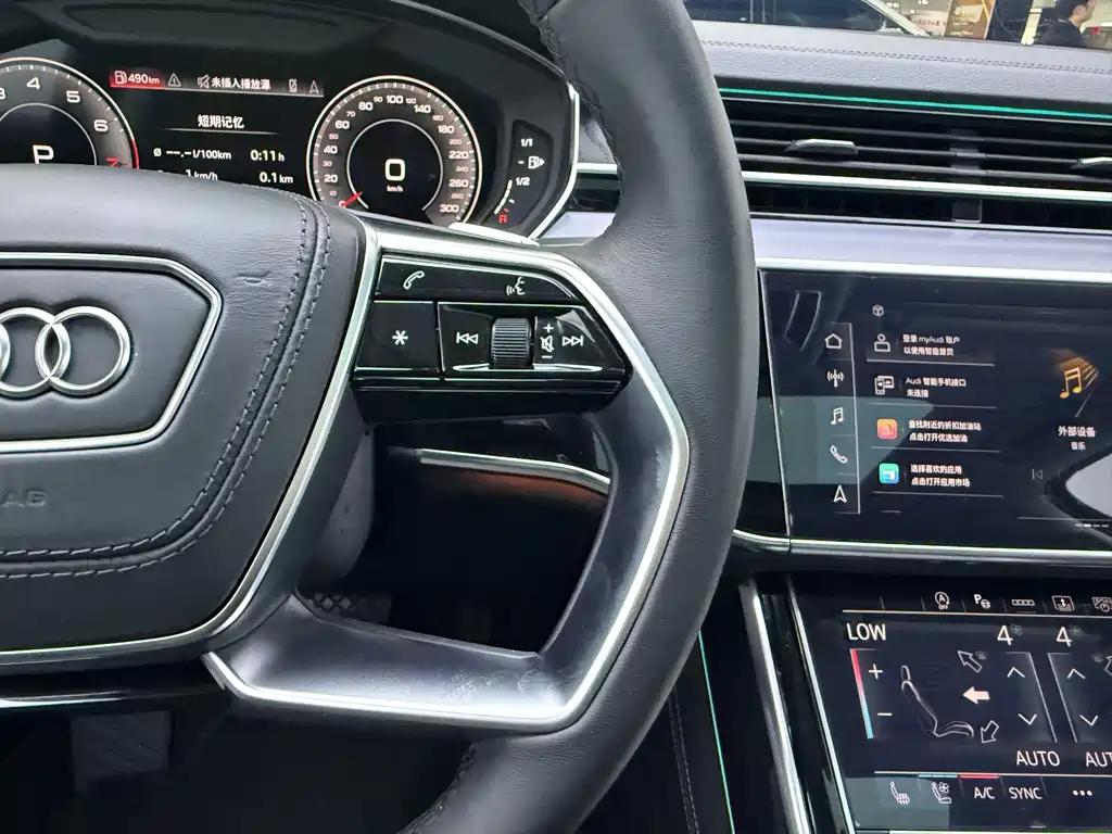 Audi A8 2024 — фото 16