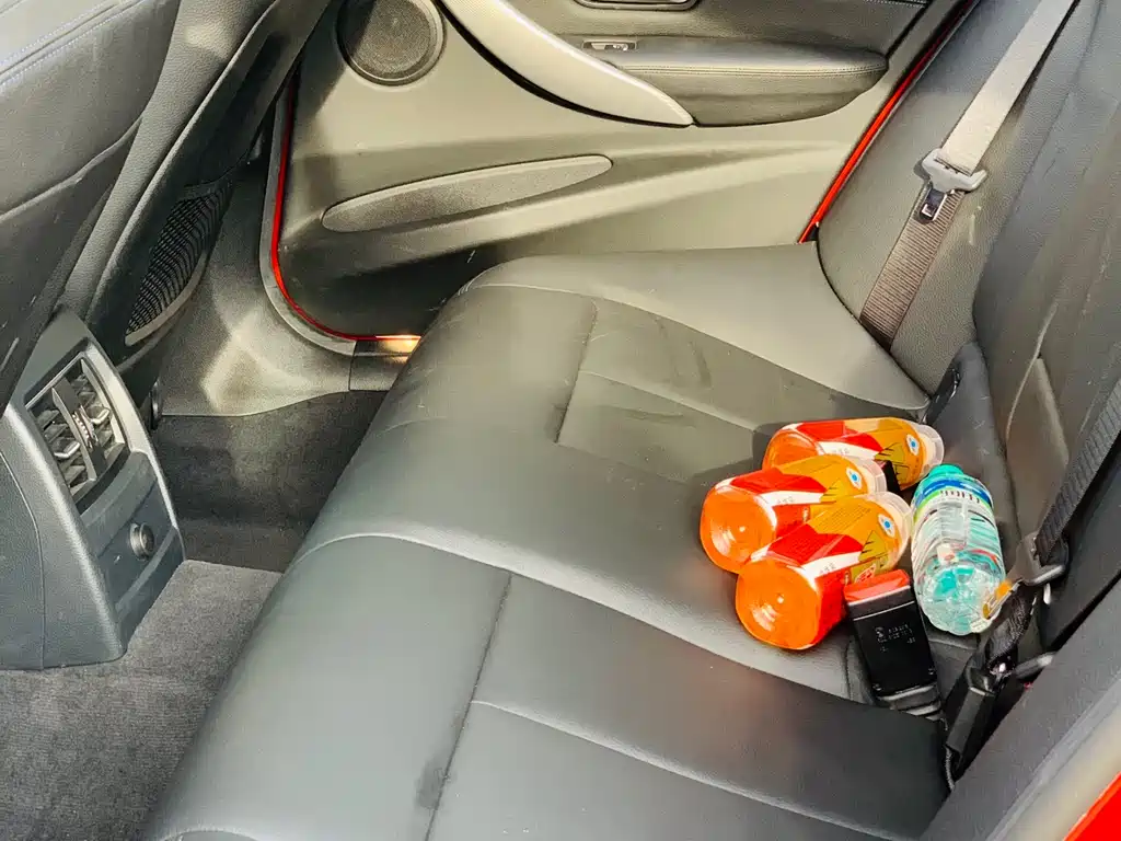 BMW 3 Series 2018 — фото 17