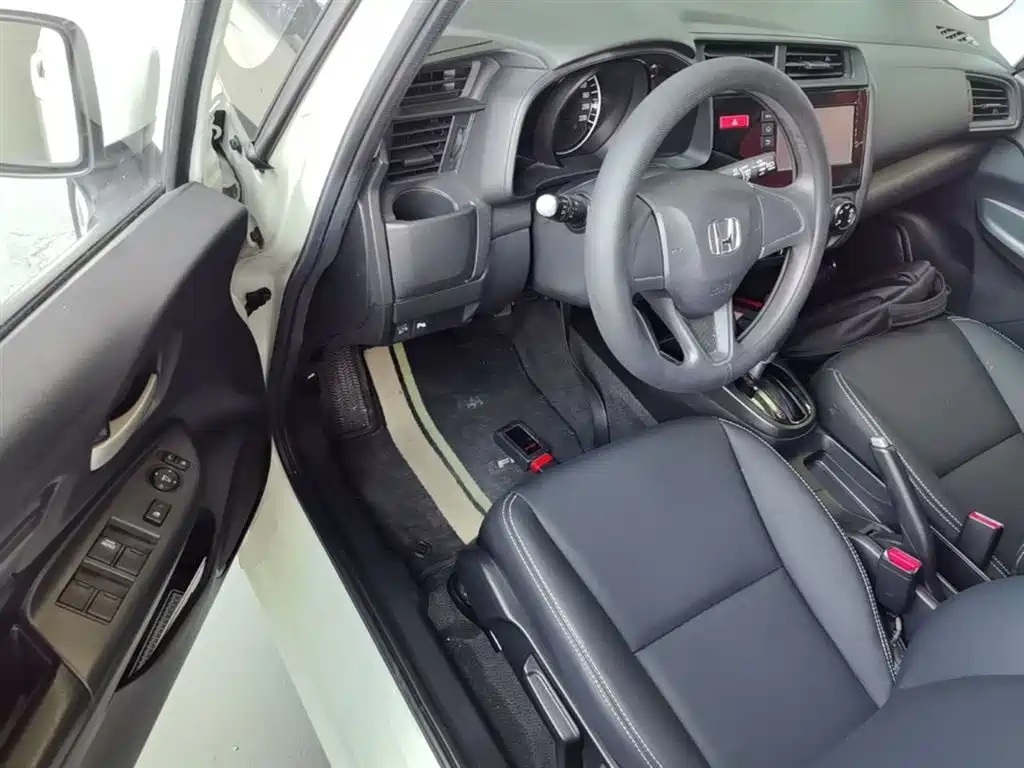 Honda Fit 2017 — фото 16