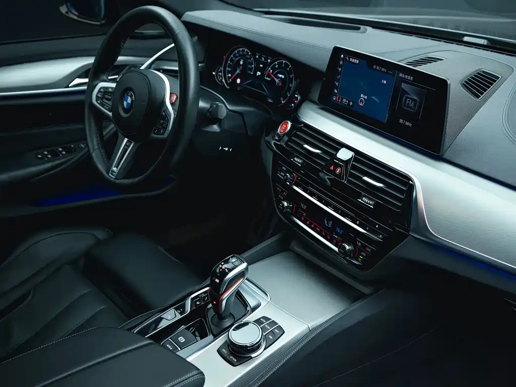 BMW M5 2019 — фото 10