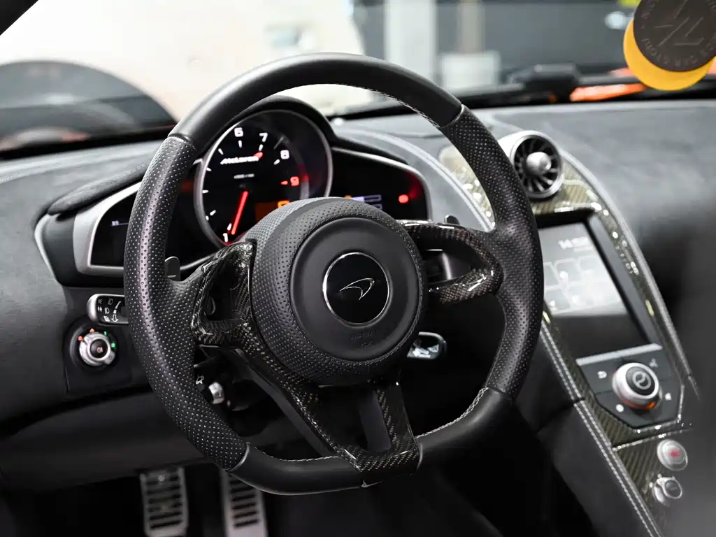 McLaren 650S 2014 — фото 12