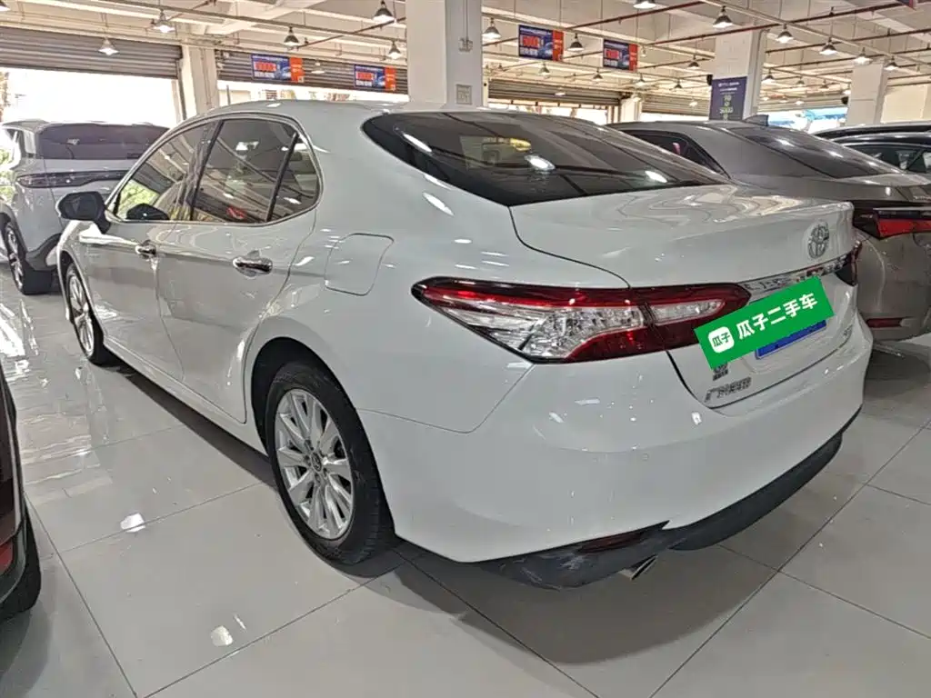Toyota Camry 2019 — фото 5