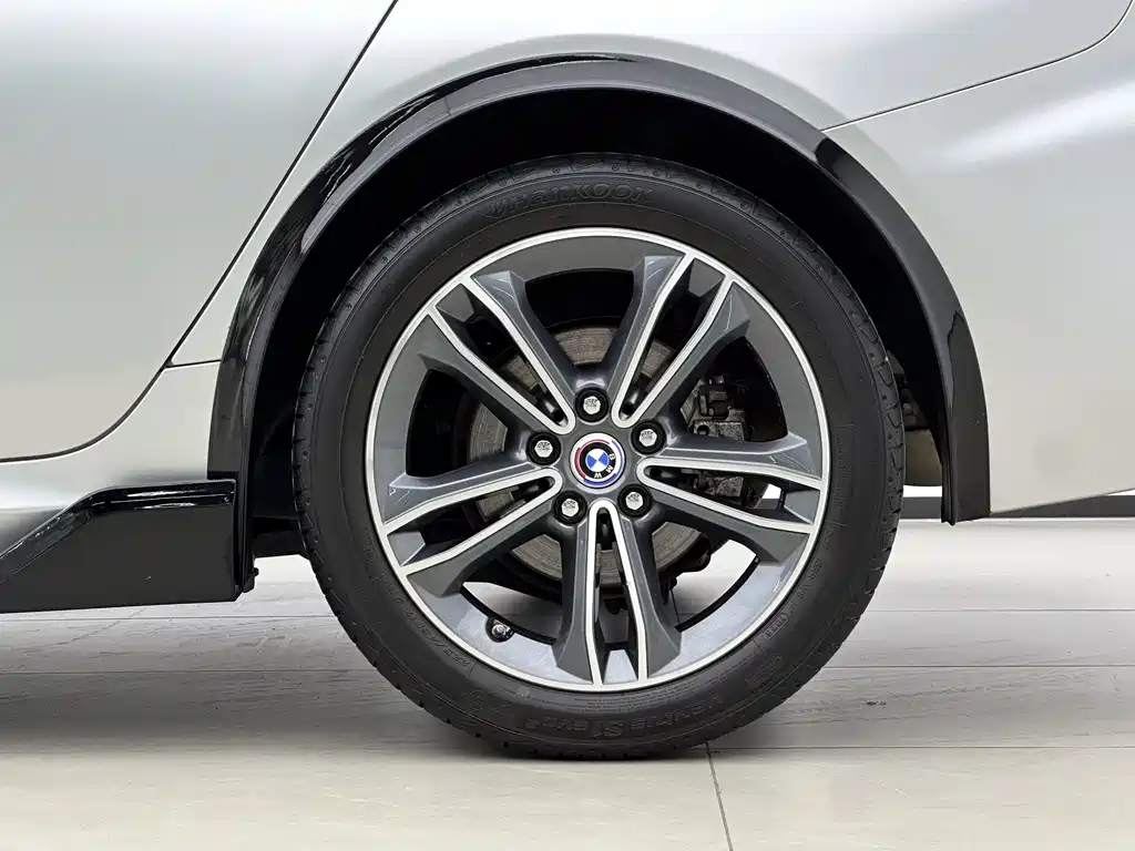 BMW 1 Series 2023 — фото 15