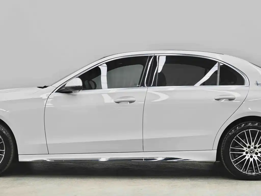 Mercedes-Benz C-Class 2024 — фото 26