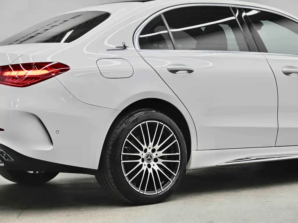 Mercedes-Benz C-Class 2024 — фото 2