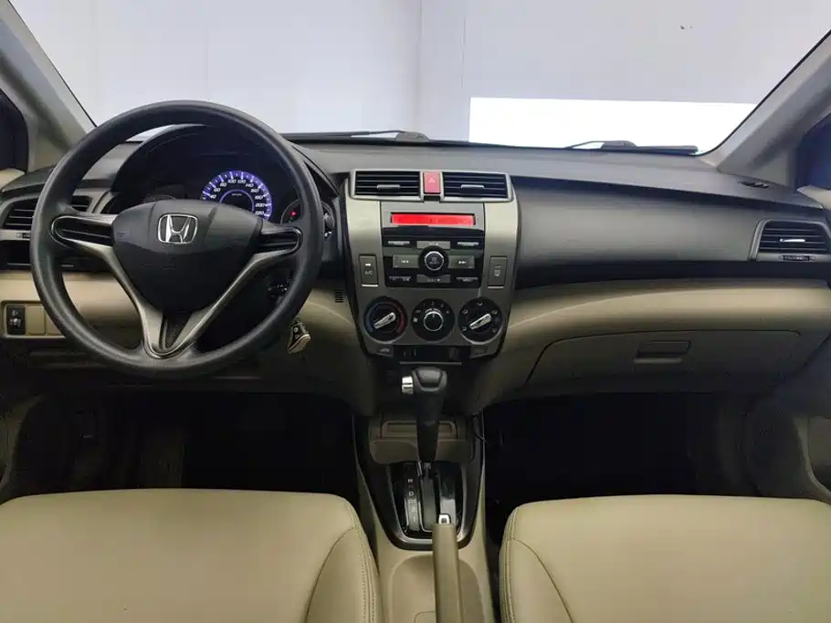 Honda City Classic 2013 — фото 12