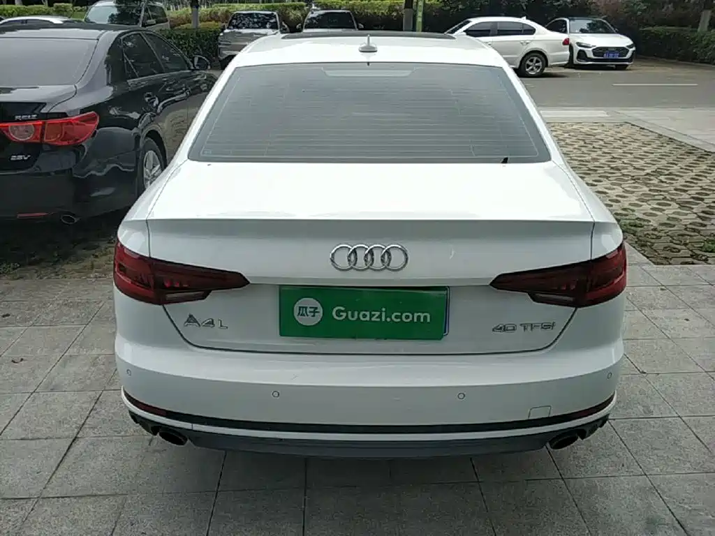 Audi A4L 2018