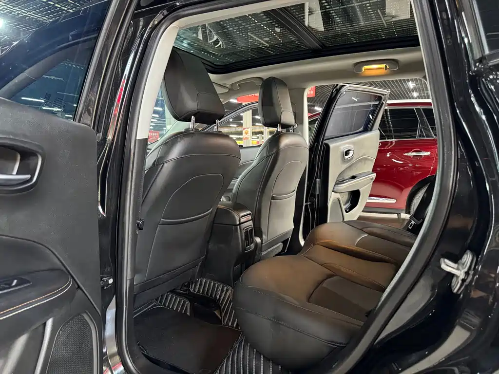 Jeep Compass 2020 — фото 10