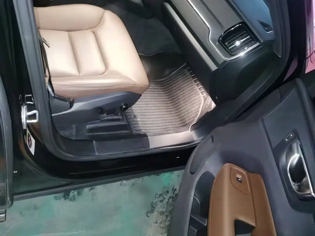 Volvo XC60 2025 — фото 20