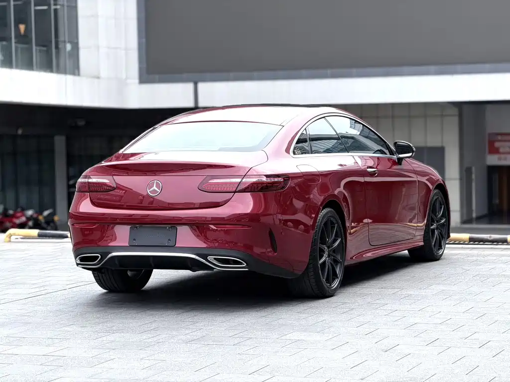 Mercedes-Benz E-Class 2022
