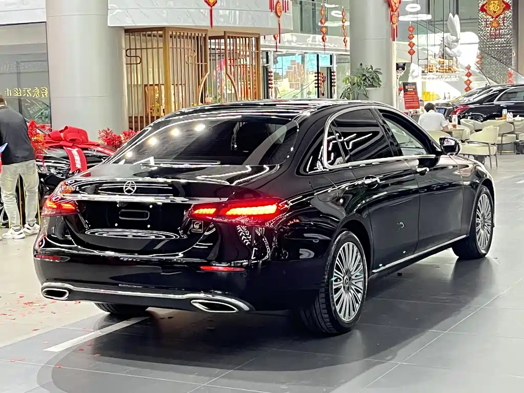 Mercedes-Benz E-Class 2021 — фото 9