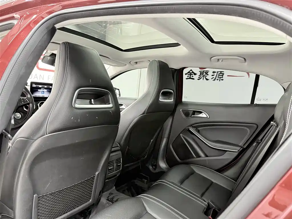 Mercedes-Benz GLA 2018 — фото 11