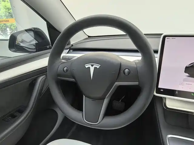 Tesla Model Y 2022 — фото 4
