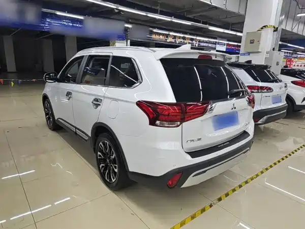 Mitsubishi Outlander 2021