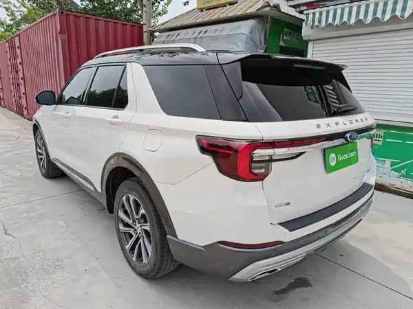Ford Explorer 2023