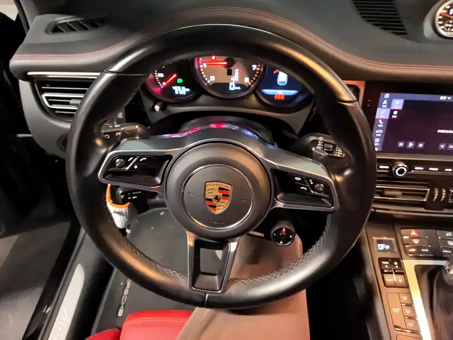 Porsche Macan 2021 — фото 15