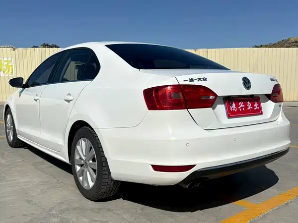 Volkswagen Sagitar 2014