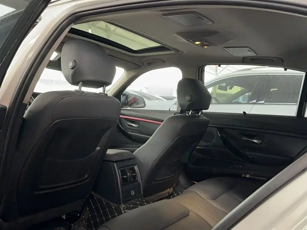 BMW 3 Series 2016 — фото 14