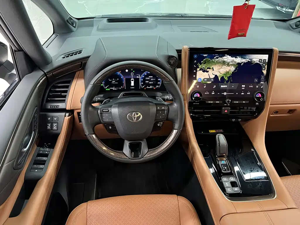 Toyota Alphard 2024 — фото 18