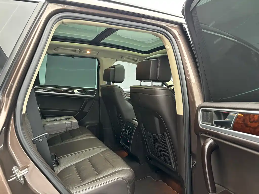 Volkswagen Touareg 2013 — фото 13