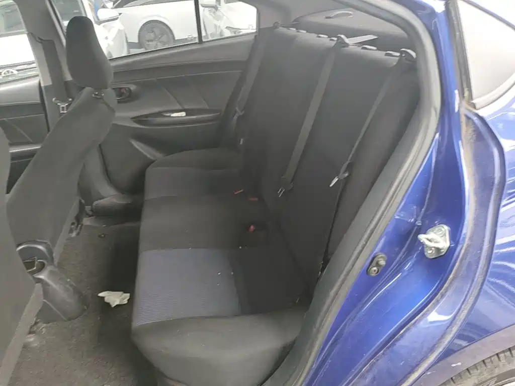 Toyota Yaris L 2017 — фото 17