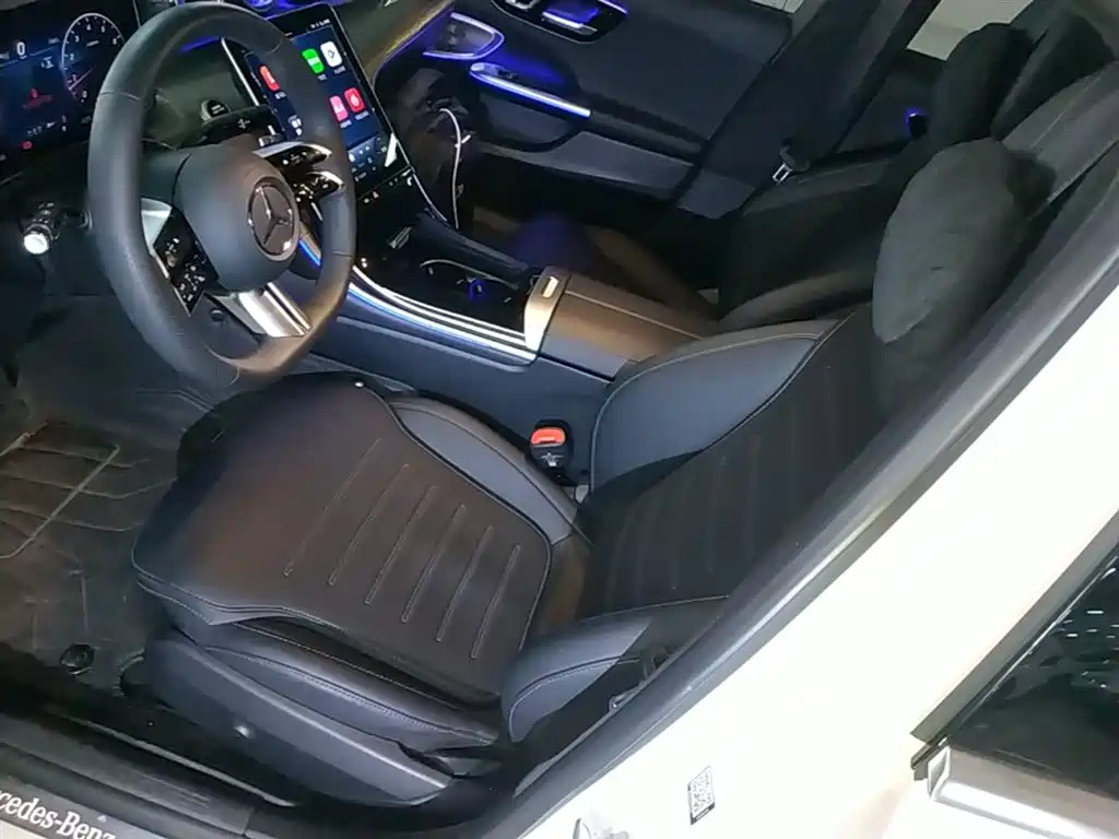 Mercedes-Benz C-Class 2025 — фото 15