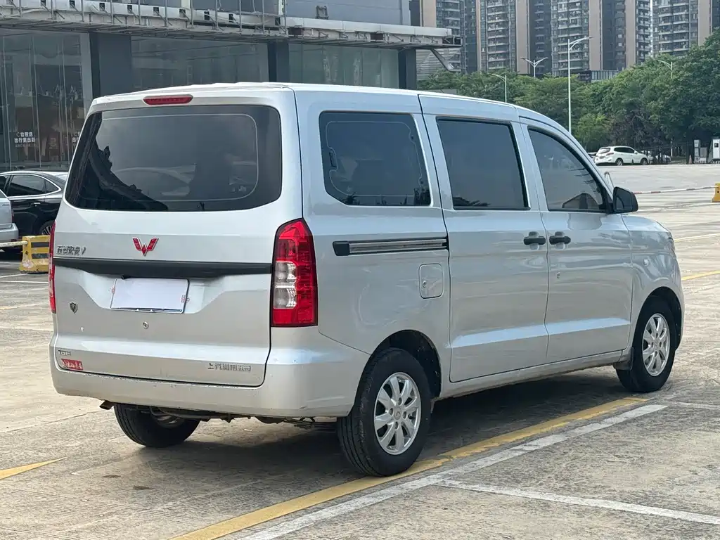 Wuling Hongguang V 2022