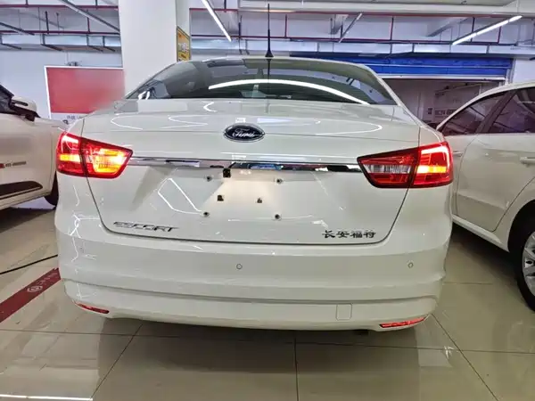 Ford Escort 2016