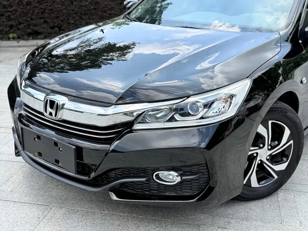 Honda Accord 2016 — фото 19