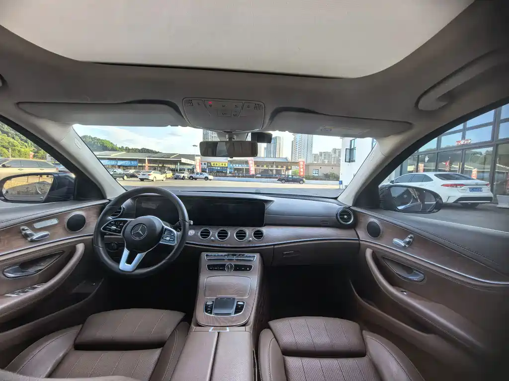 Mercedes-Benz E-Class 2020 — фото 12
