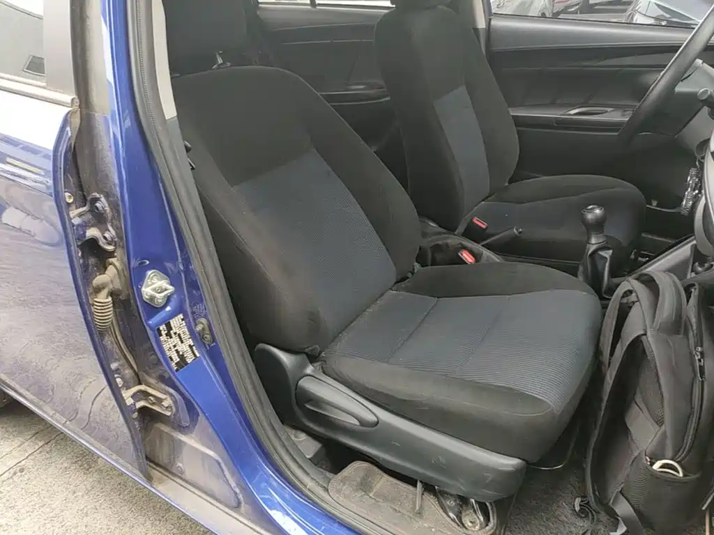 Toyota Yaris L 2017 — фото 25