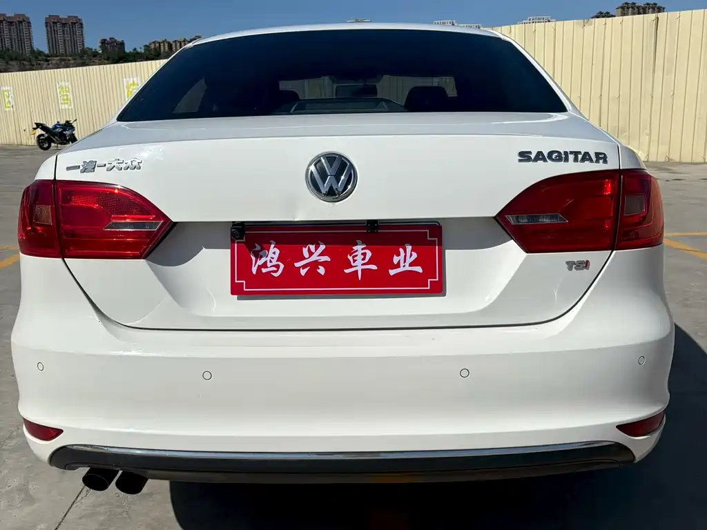 Volkswagen Sagitar 2014