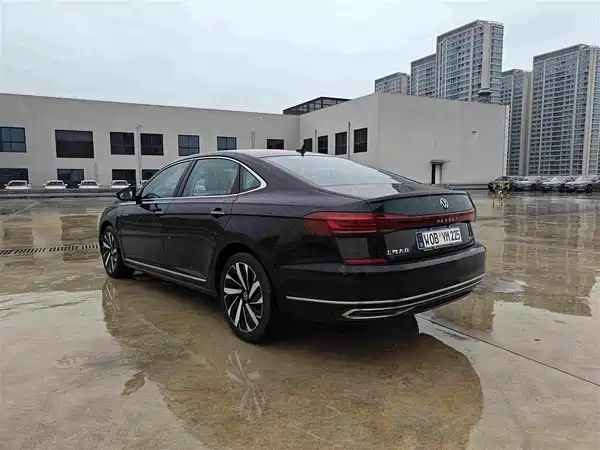 Volkswagen Passat 2024