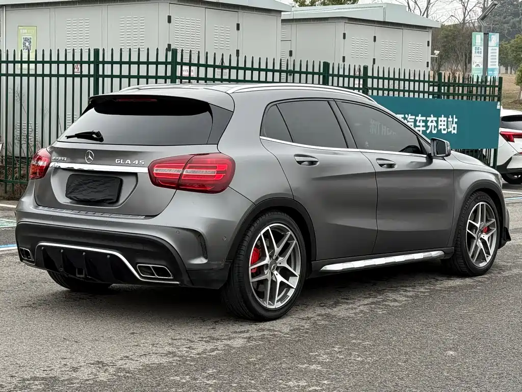 Mercedes-Benz GLA AMG 2018 — фото 6