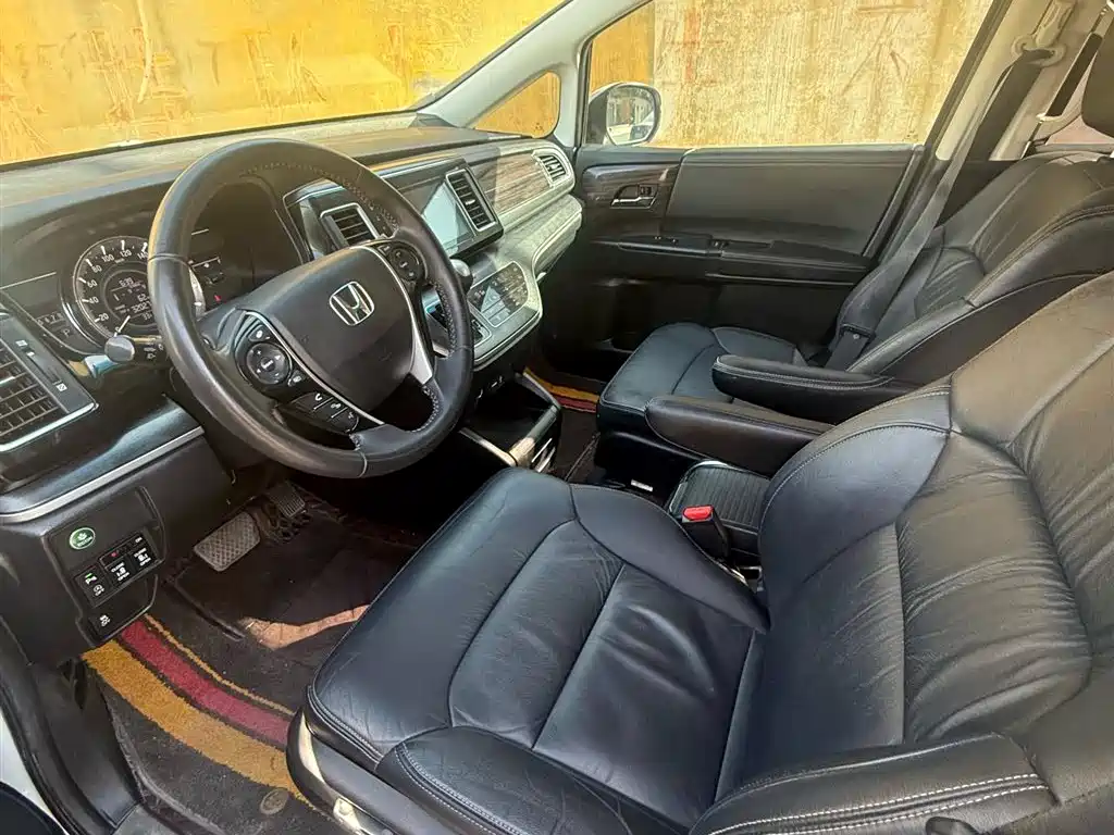 Honda Elysion 2016