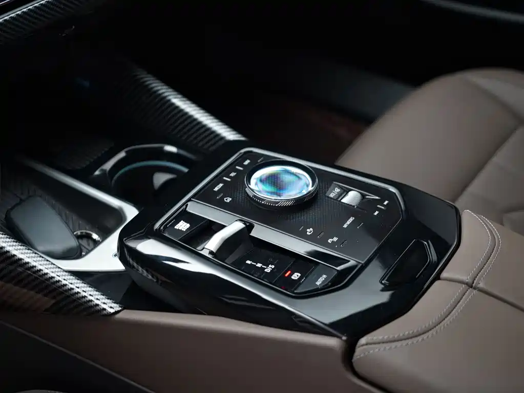 BMW 5 Series 2024 — фото 19