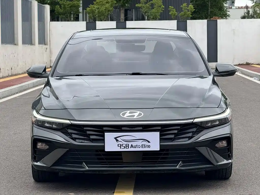 Hyundai Elantra 2023