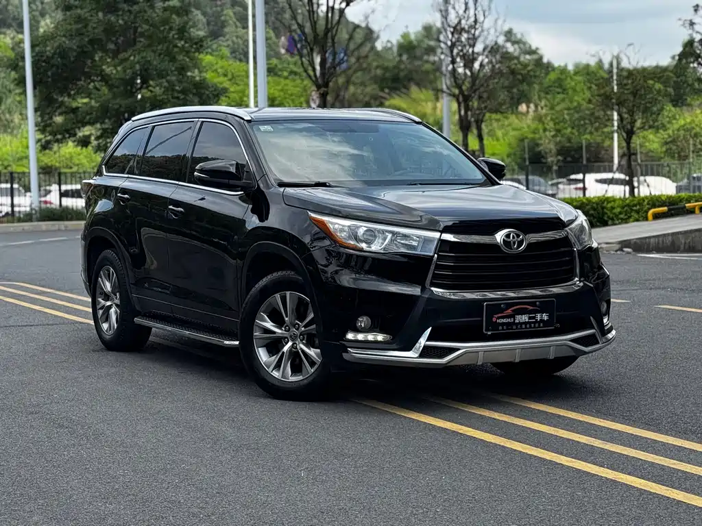 Toyota Highlander 2016 — фото 1