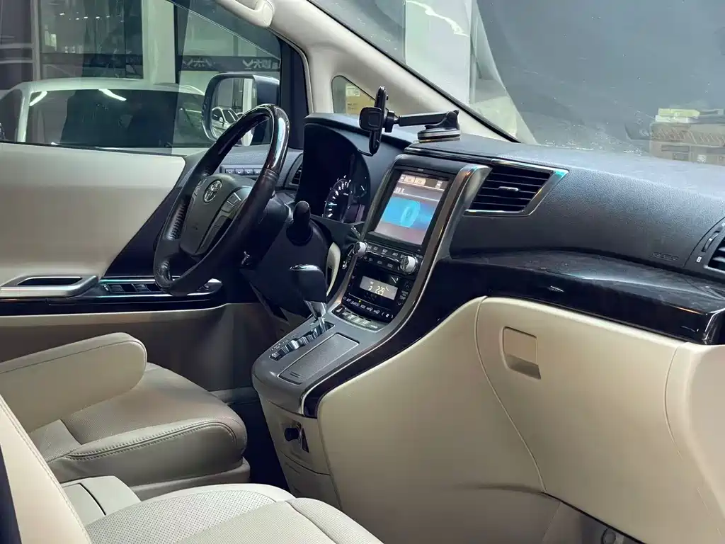 Toyota Alphard 2013 — фото 13