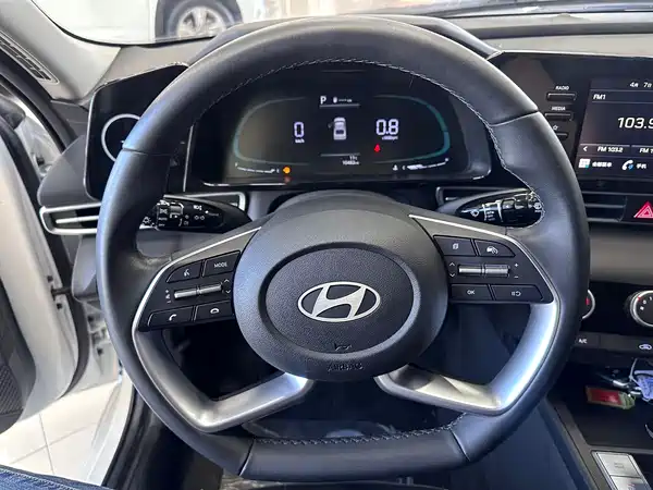 Hyundai Elantra 2023