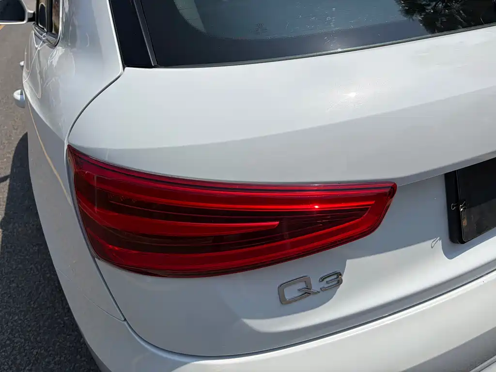 Audi Q3 2016 — фото 13