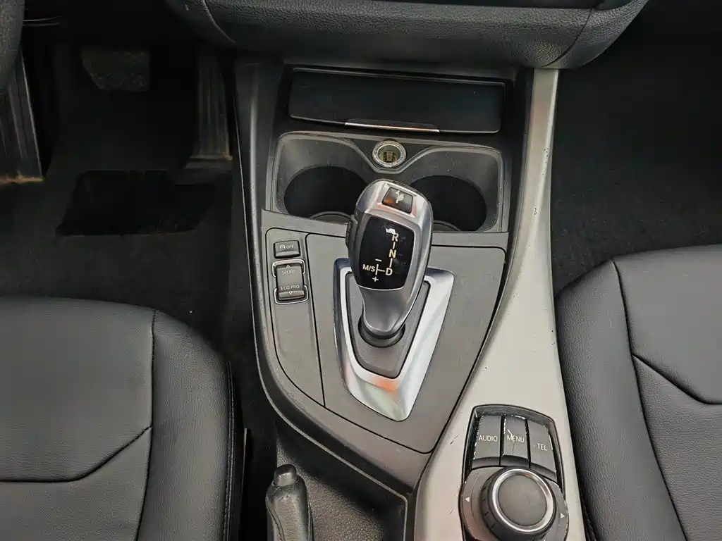 BMW 1 Series 2012 — фото 13