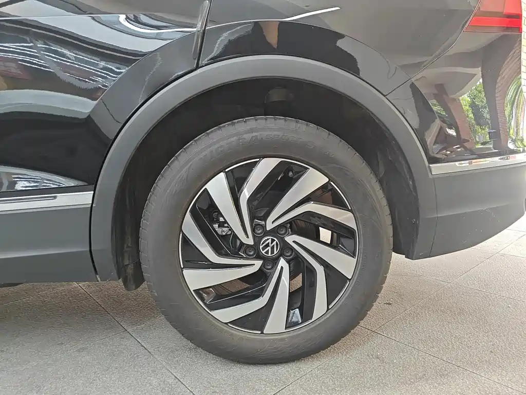 Volkswagen Tiguan L 2025 — фото 15
