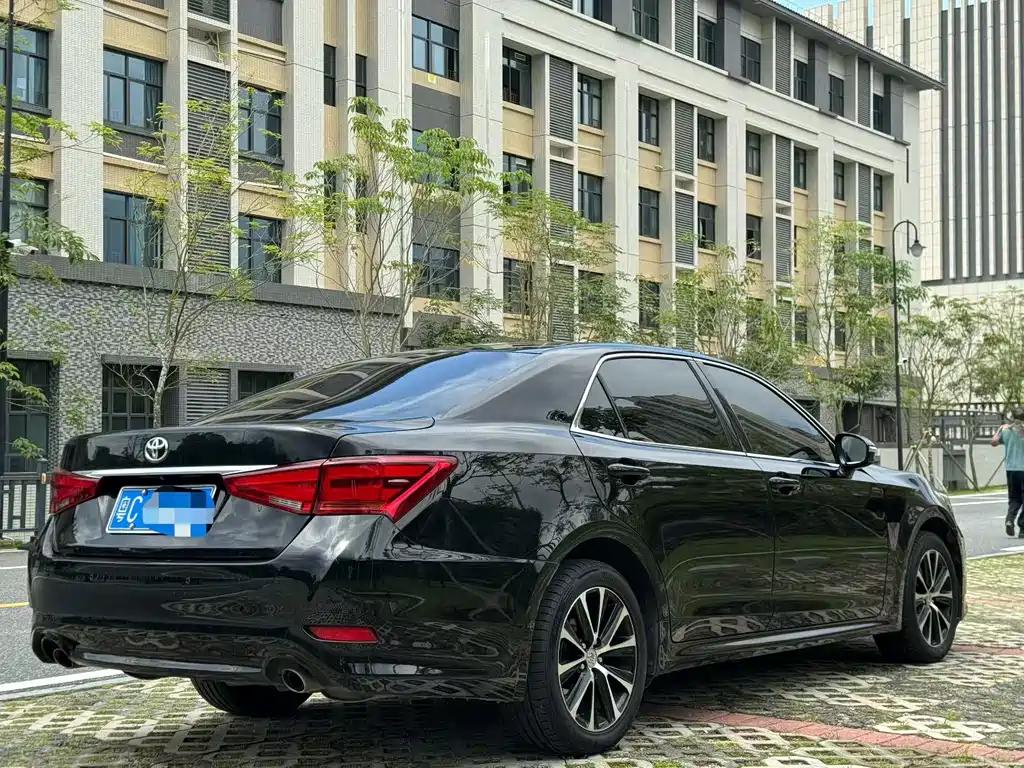Toyota Crown 2018 — фото 9