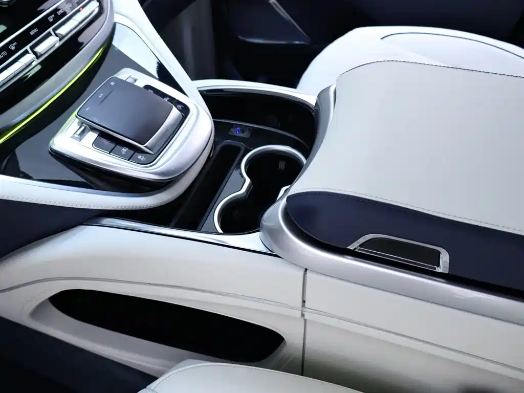 Mercedes-Benz Vito 2024 — фото 12