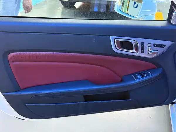 Mercedes-Benz SLK-Class 2012
