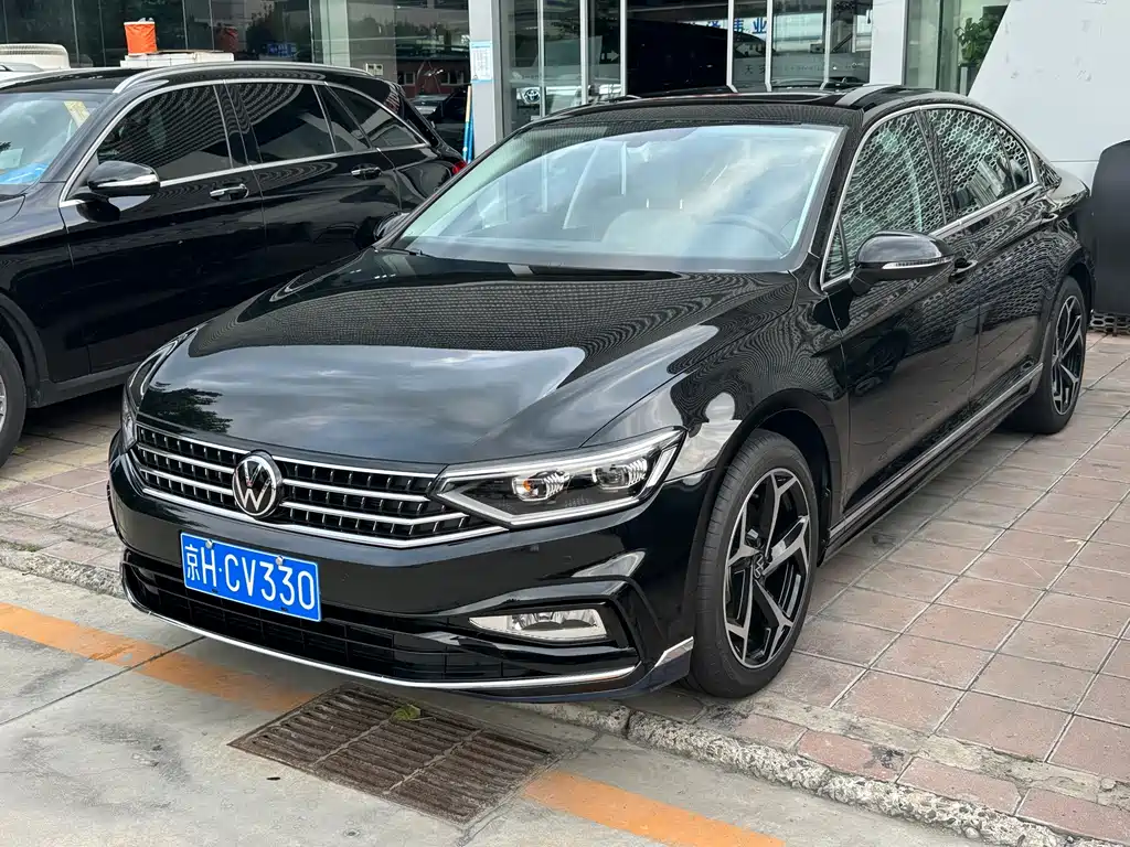 Volkswagen Magotan 2025